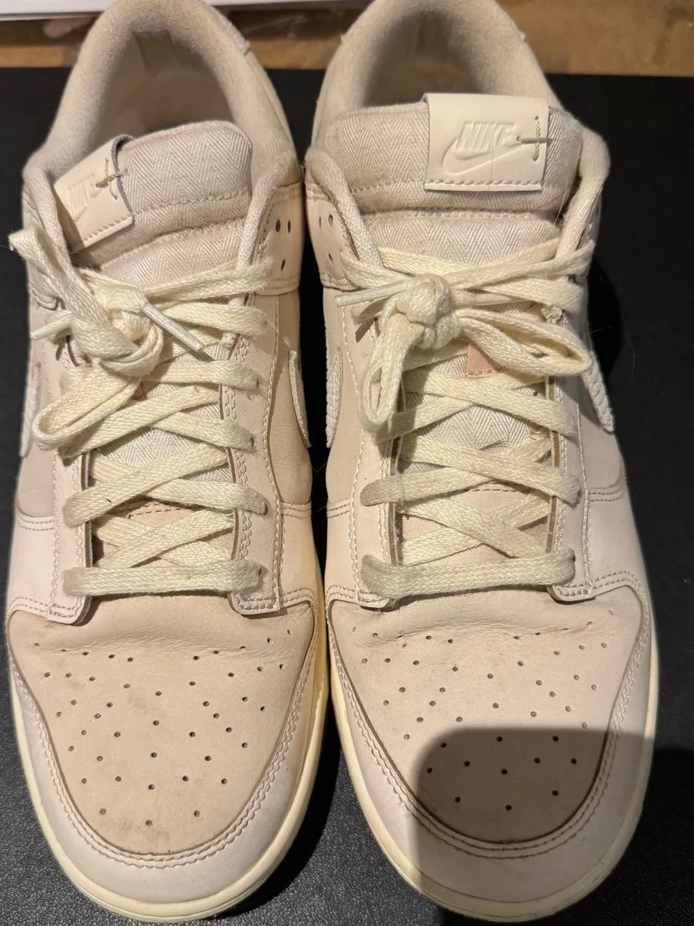 Nike Low-Top Sneakers in Beige/Cream